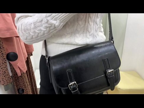 ❤️ Masturbation poblach den ghalla òg FeralBerry le dildo anns an t-seòmar suidheachaidh ❤️  Porno fb  leinn  ❤